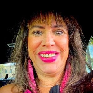 Meet your Posher, Desiree